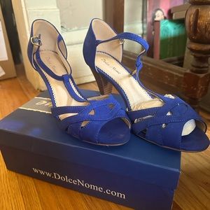 BNIB Dolce Nome Florence, Sz EU 41/ US 10 Blue Suede T strap Heels